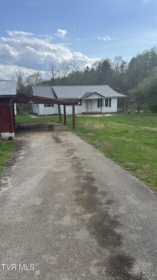 104 Basin Rd - Photo 3 of 25