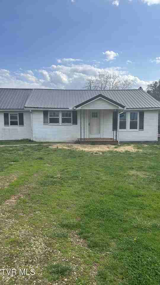 104 Basin Rd - Photo 5 of 25