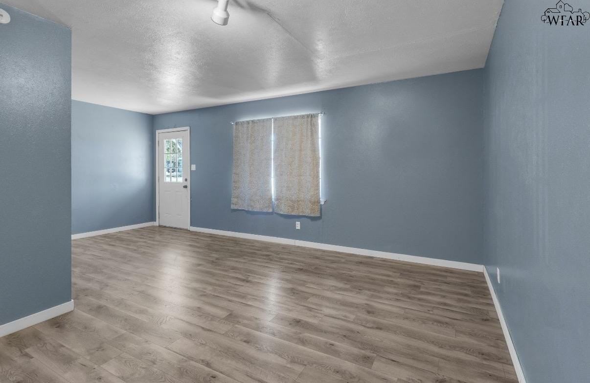 2111 Allen Rd - Photo 7 of 22