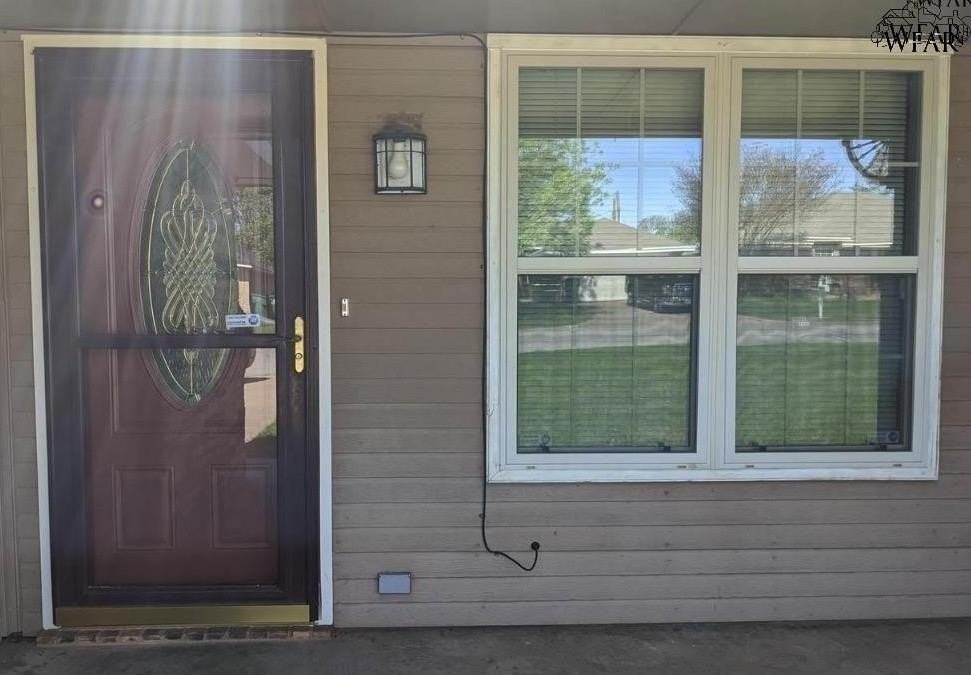 1204 Lisa Ln - Photo 2 of 17