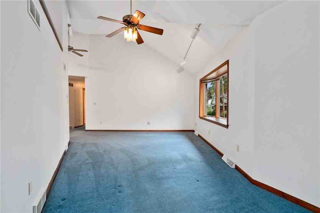 1301 Grandview Ave - Photo 6 of 27