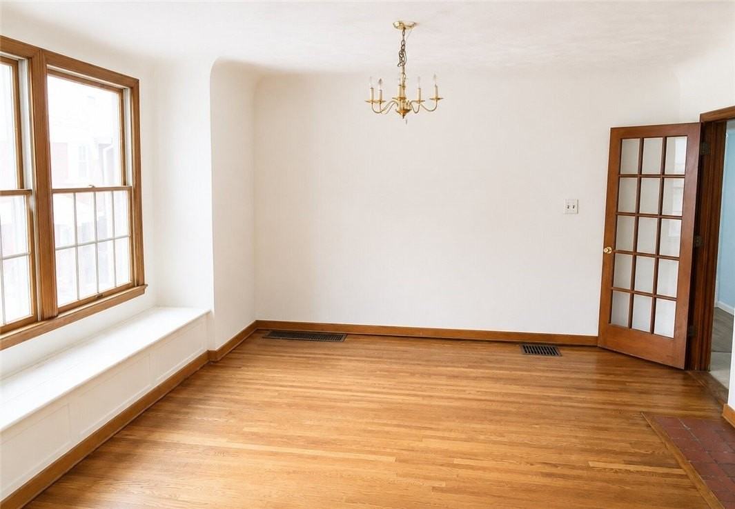 114 Conestoga Rd - Photo 5 of 8