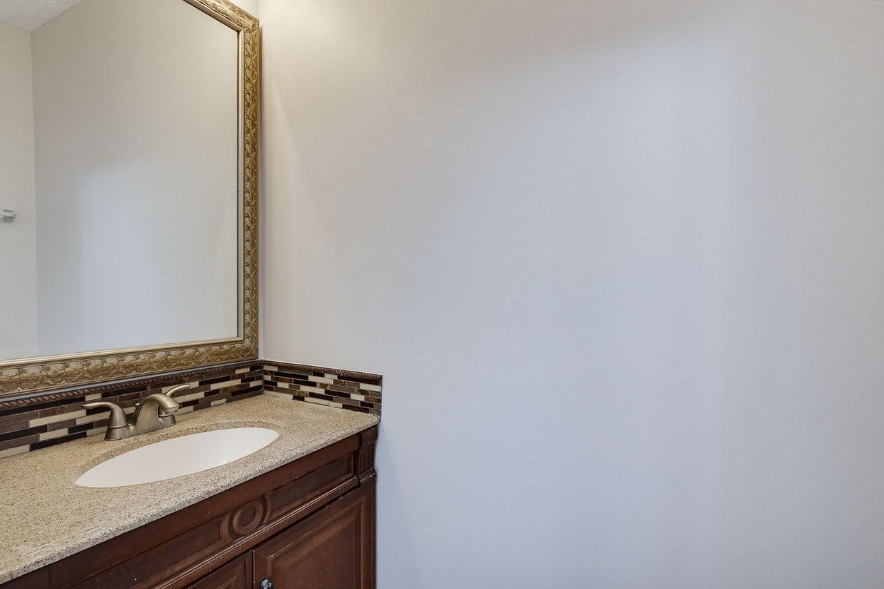 7005 Cradlerock Farm Ct - Photo 3 of 34