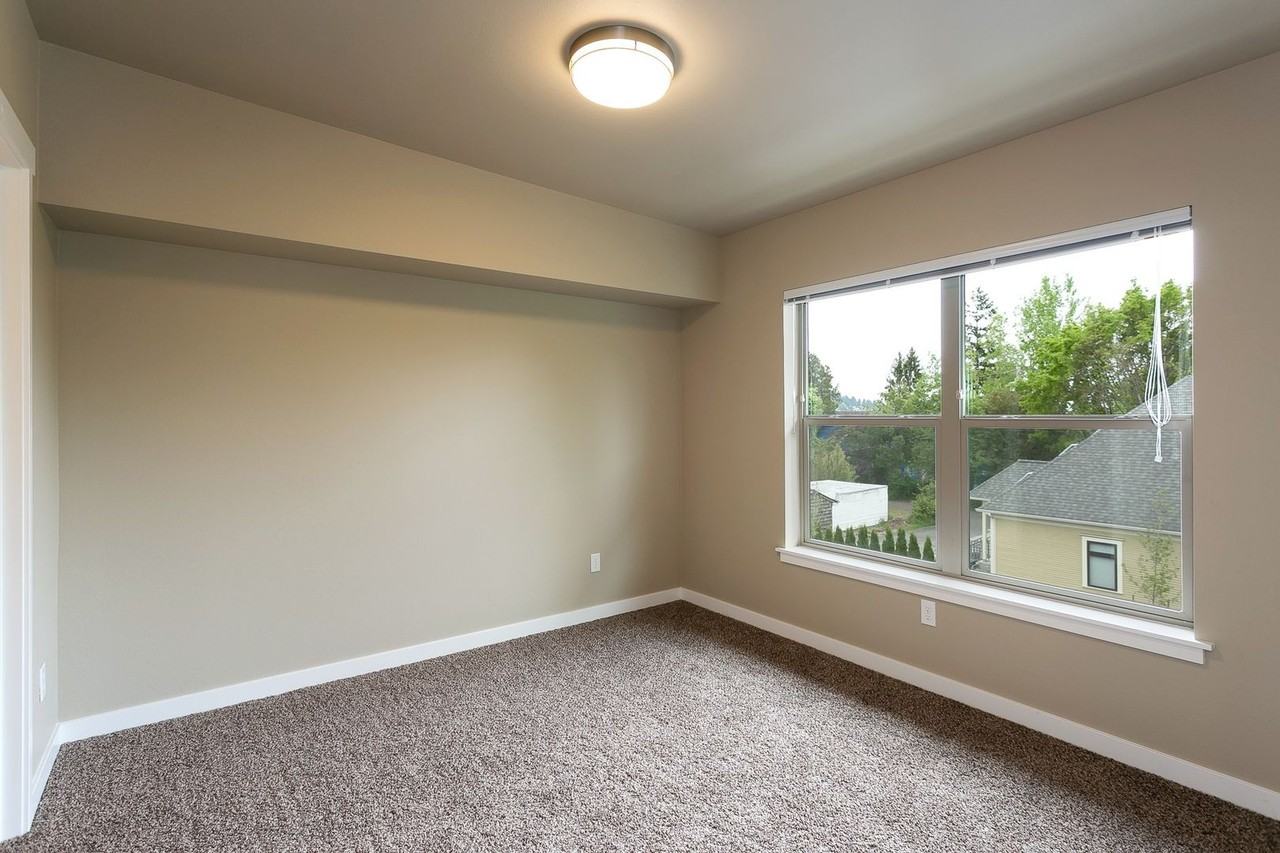 Broadway Station Apartments - Photo 7 of 10
