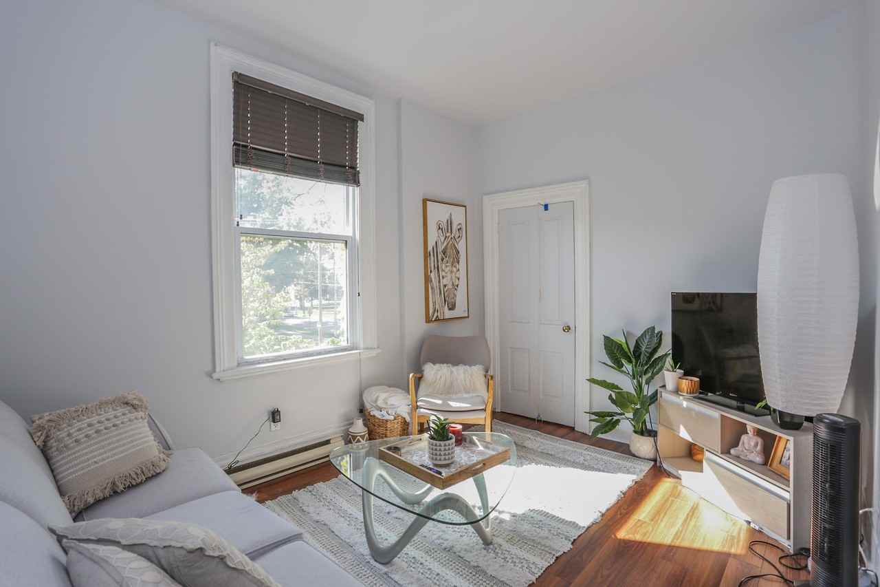 526 Waterloo Street #A - Photo 5 of 21