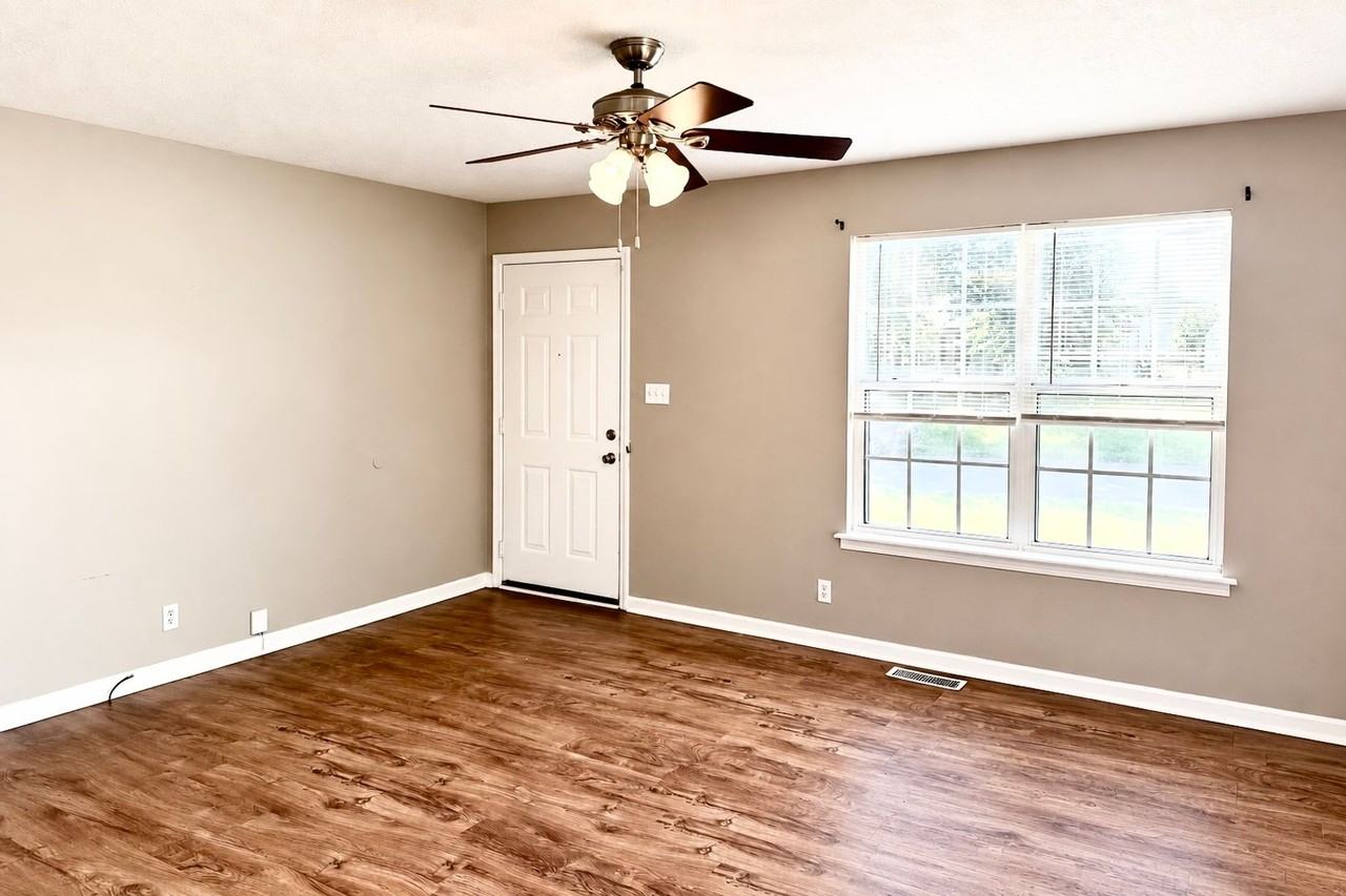 619 Artic Ave - Photo 4 of 29