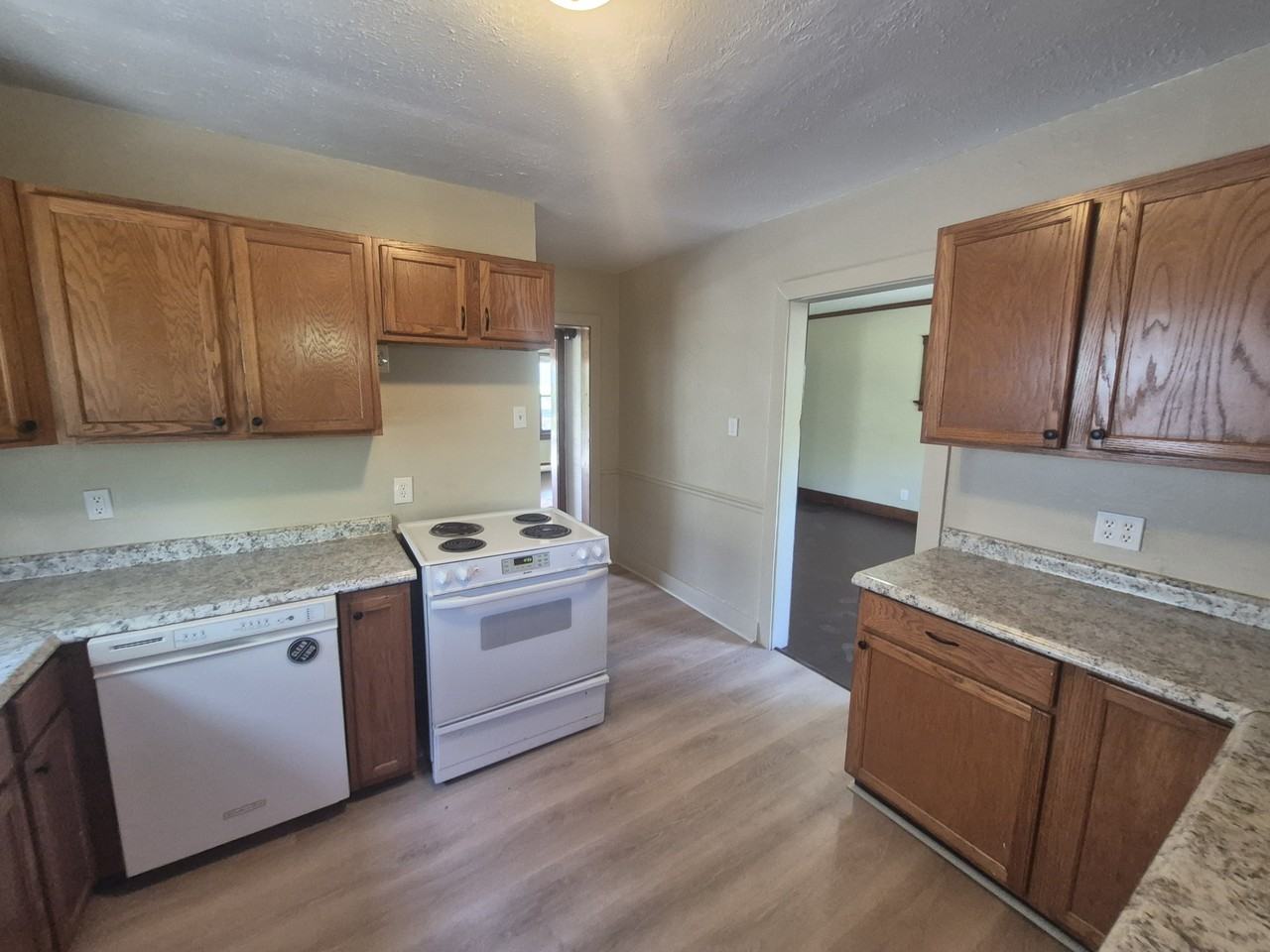 1131 Beaumont Ave #1 - Photo 6 of 12