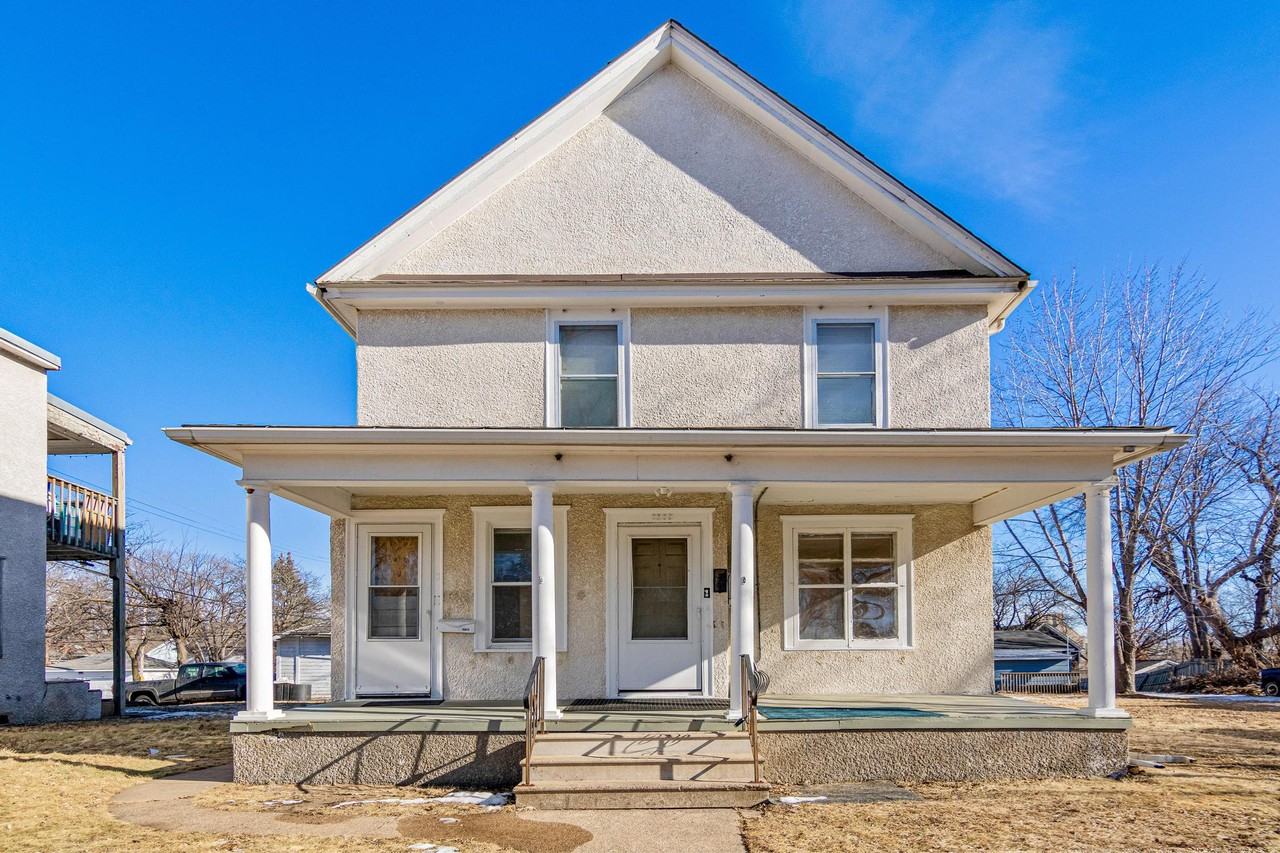 2222 Girard Ave N #1 - Photo 3 of 17