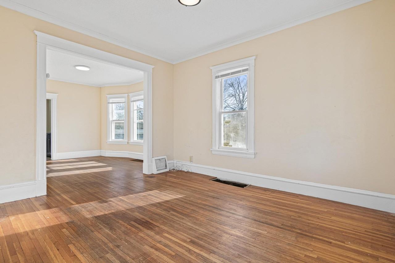 2222 Girard Ave N #1 - Photo 6 of 17