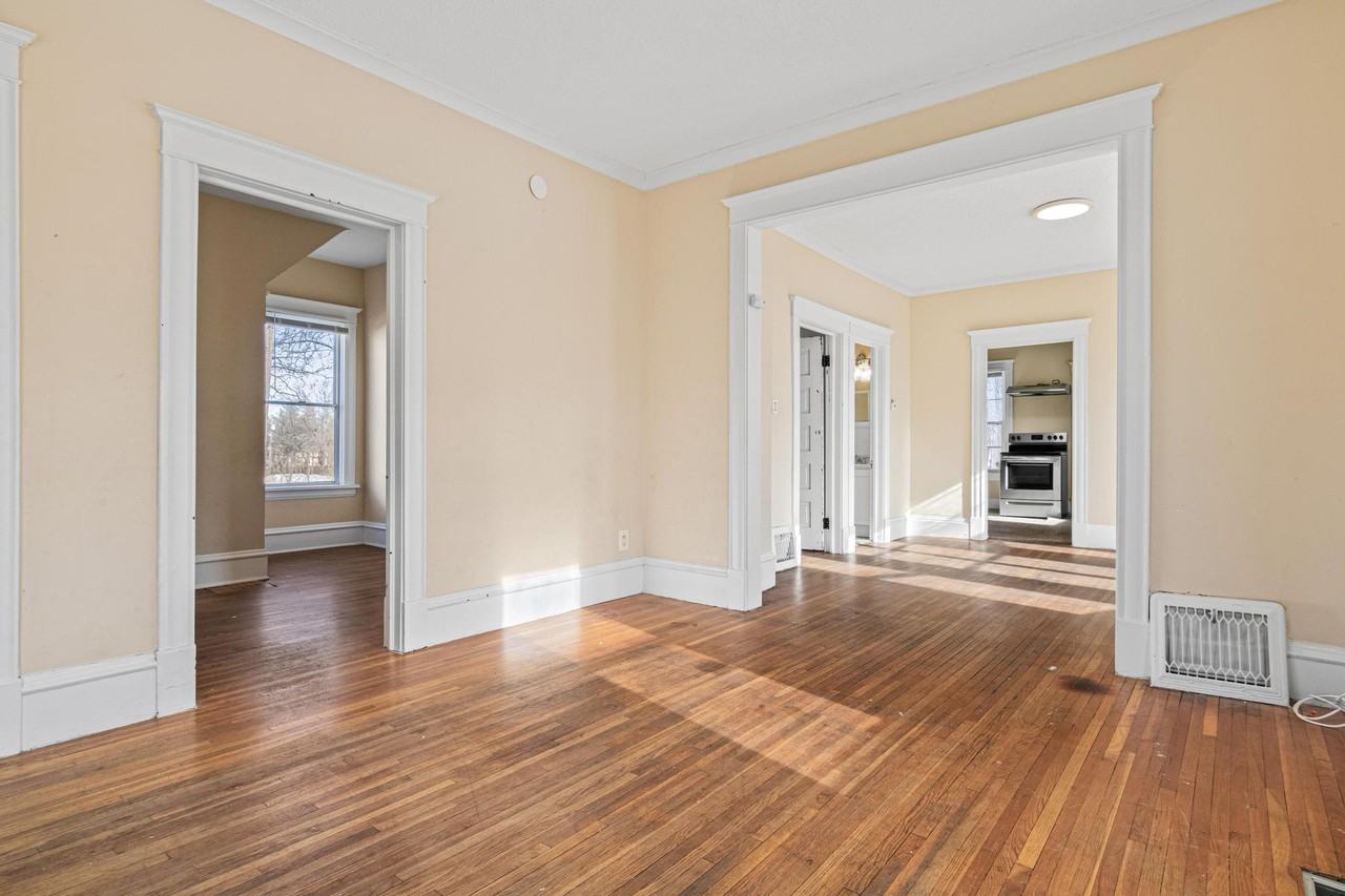 2222 Girard Ave N #1 - Photo 7 of 17