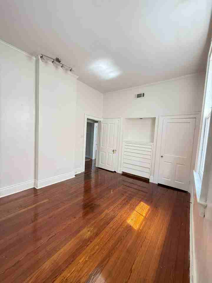 4018 Coliseum St - Photo 5 of 12