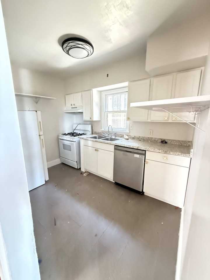 4018 Coliseum St - Photo 7 of 12