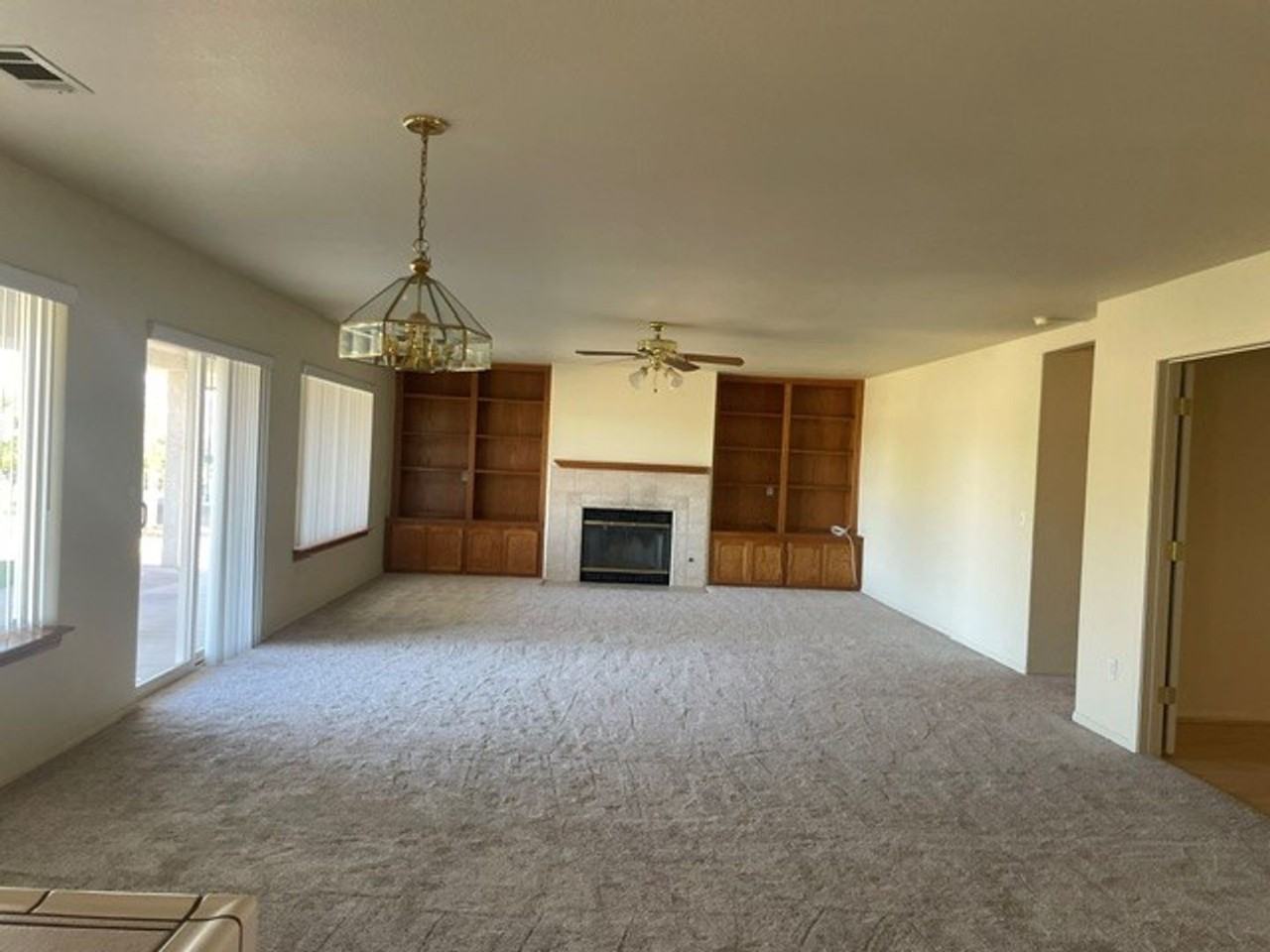 27401 Lakeview Dr - Photo 2 of 28
