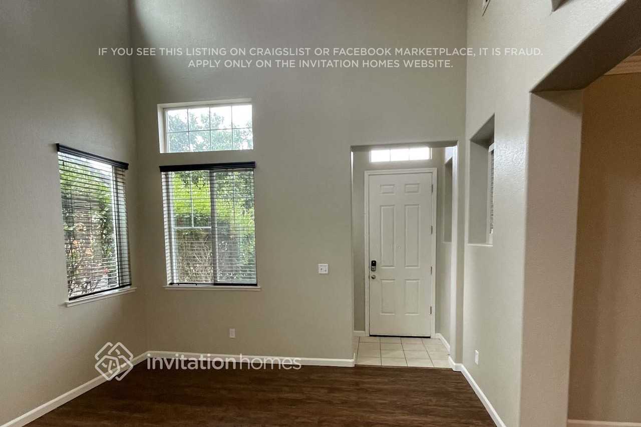 1878 Hardy Dr - Photo 2 of 24