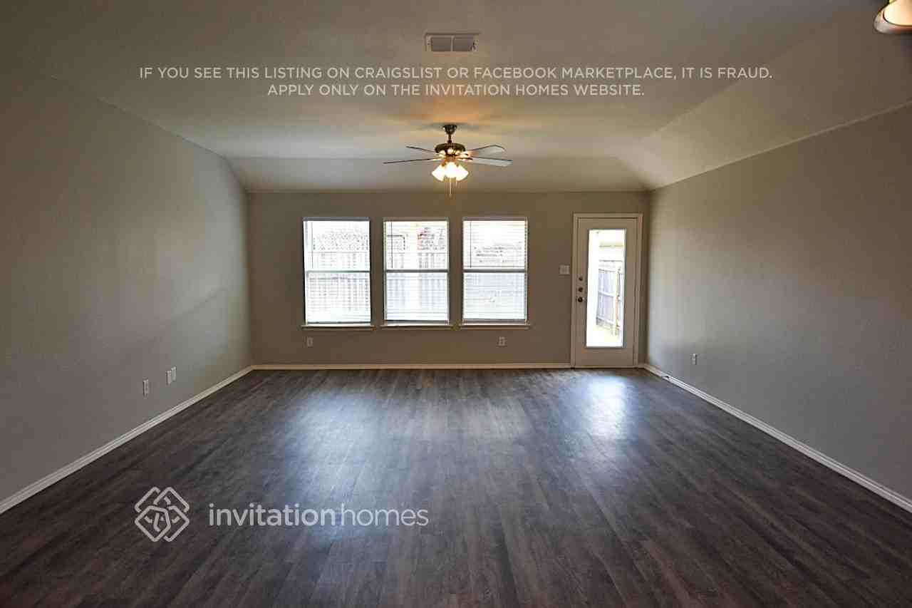 1020 Salt Creek Trl - Photo 3 of 14