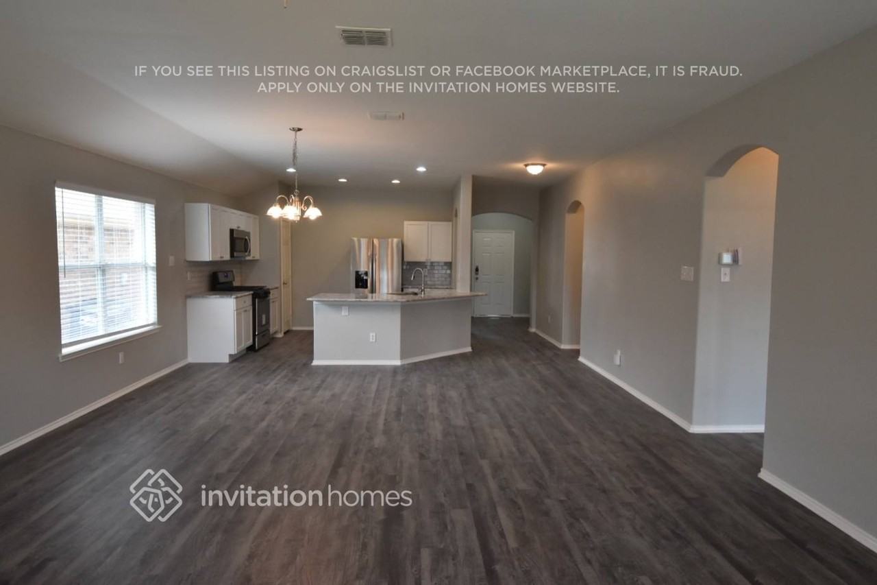 1020 Salt Creek Trl - Photo 4 of 14