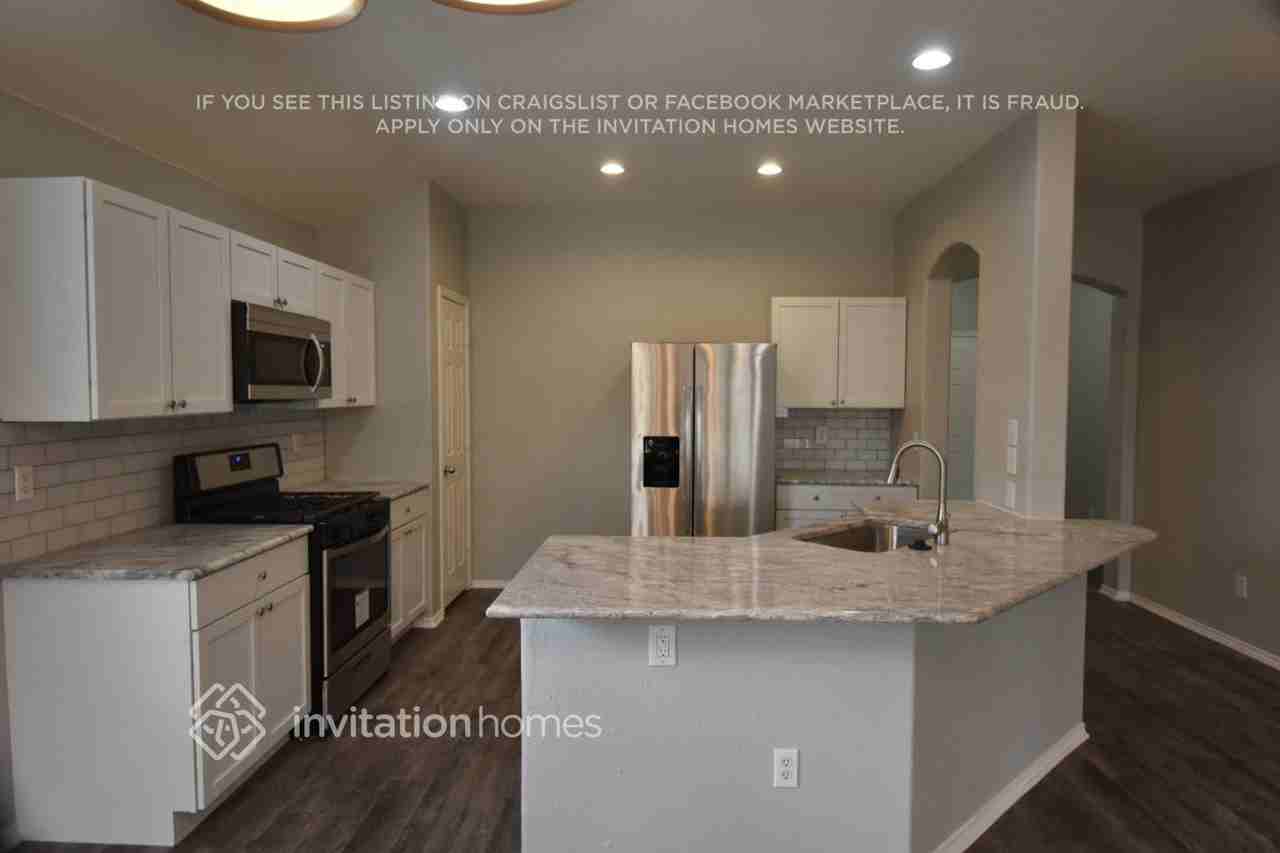 1020 Salt Creek Trl - Photo 7 of 14