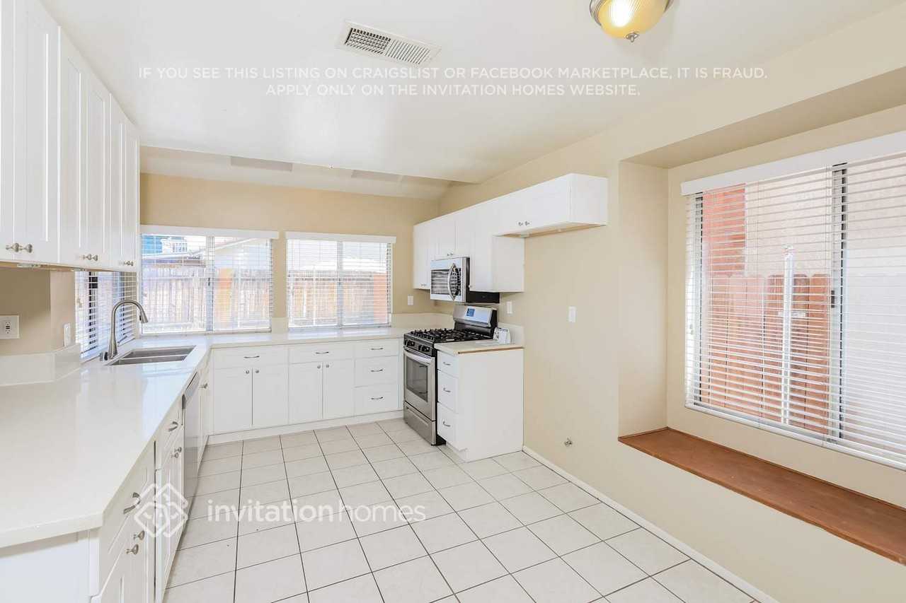 23476 Seafarer Way - Photo 7 of 18