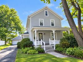 featured image of 41 Cottage St #1