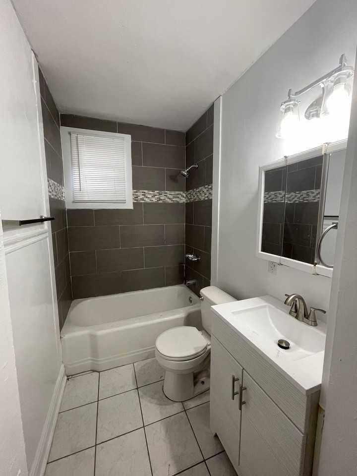 5226 Perrier St Lowr Right - Photo 5 of 18