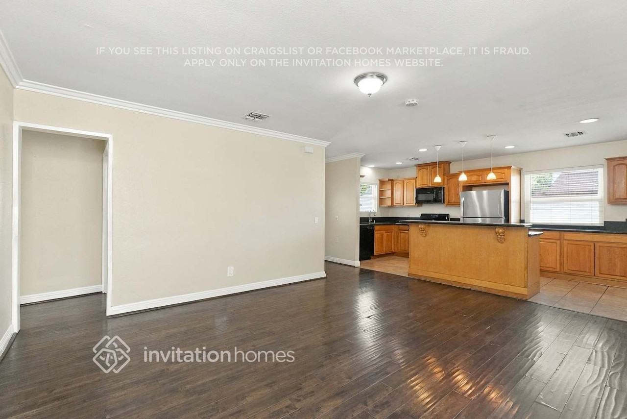 1448 Barford Ave - Photo 3 of 17