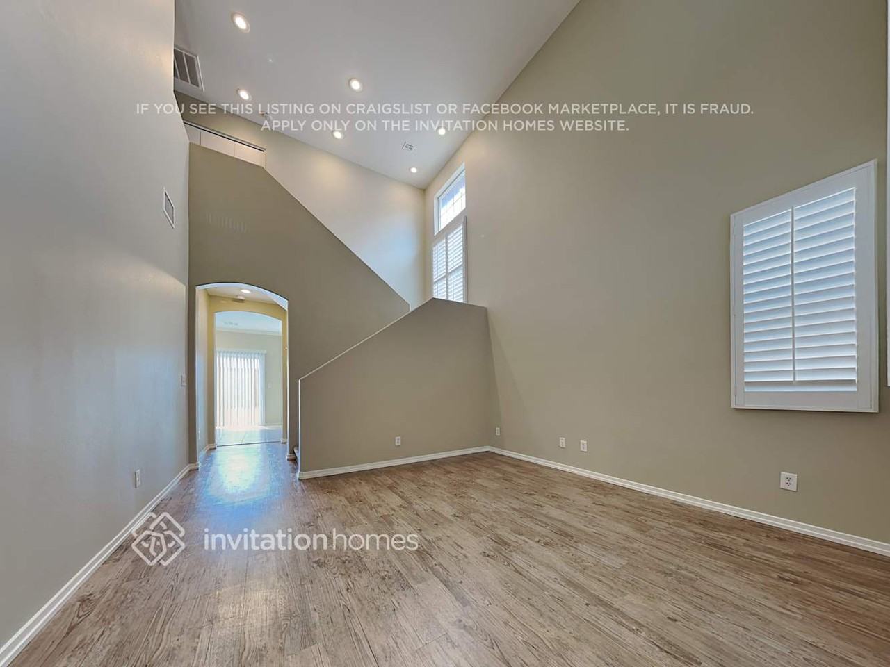 10199 Deep Glen St - Photo 5 of 16