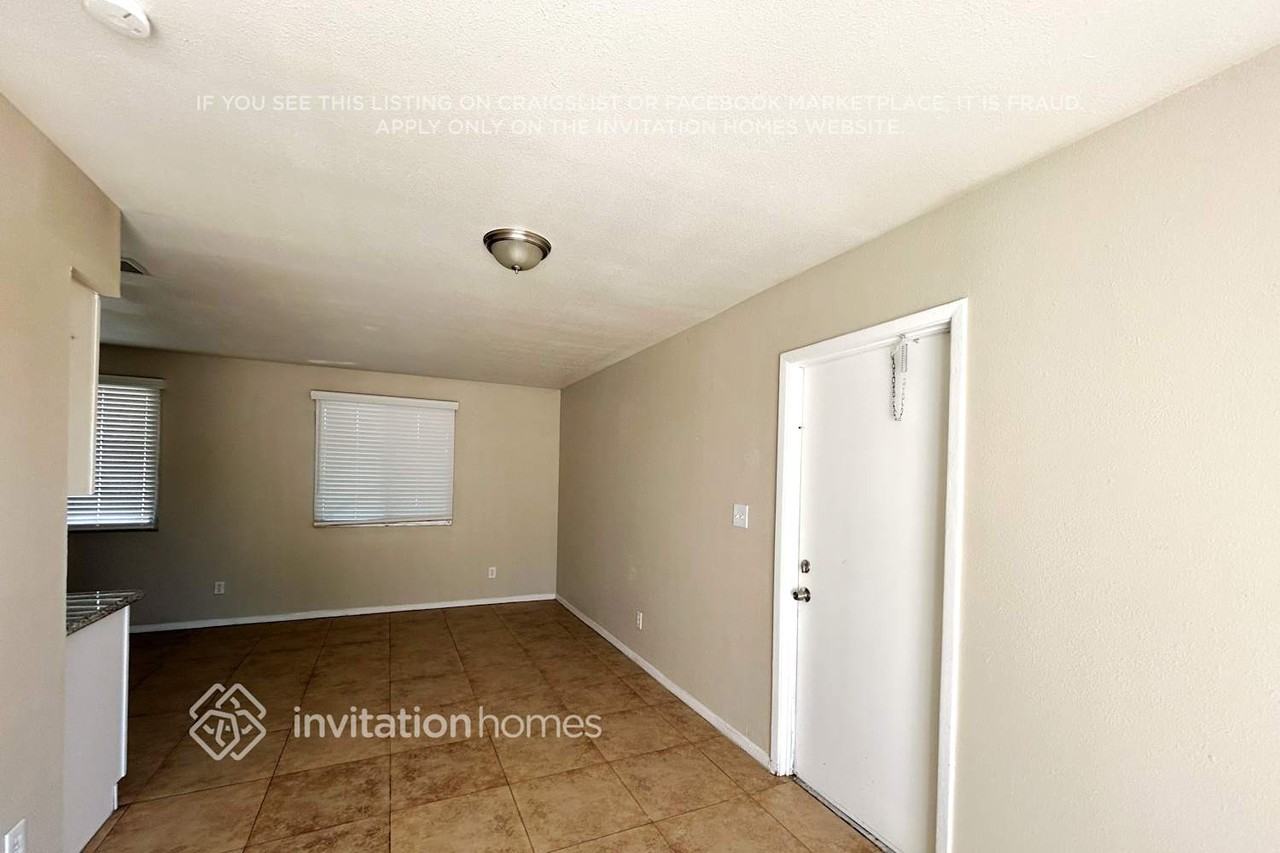 2208 N 48th Dr - Photo 4 of 16