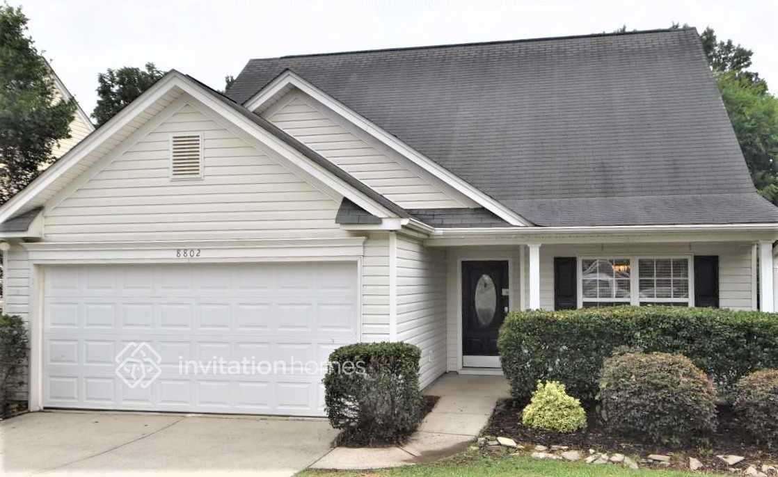 8802 Laurel Run Dr - Photo 2 of 13