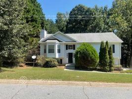 featured image of 320 Ashland Manor Dr