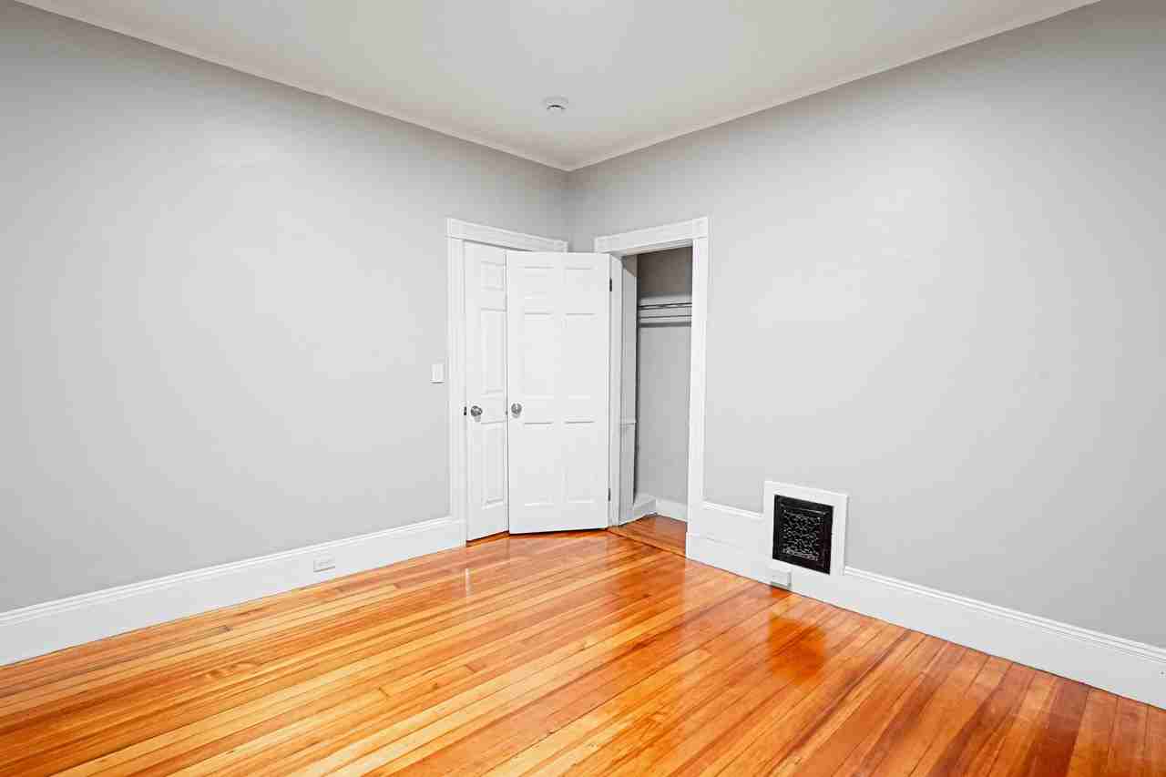 381 Adams St #3 - Photo 5 of 37