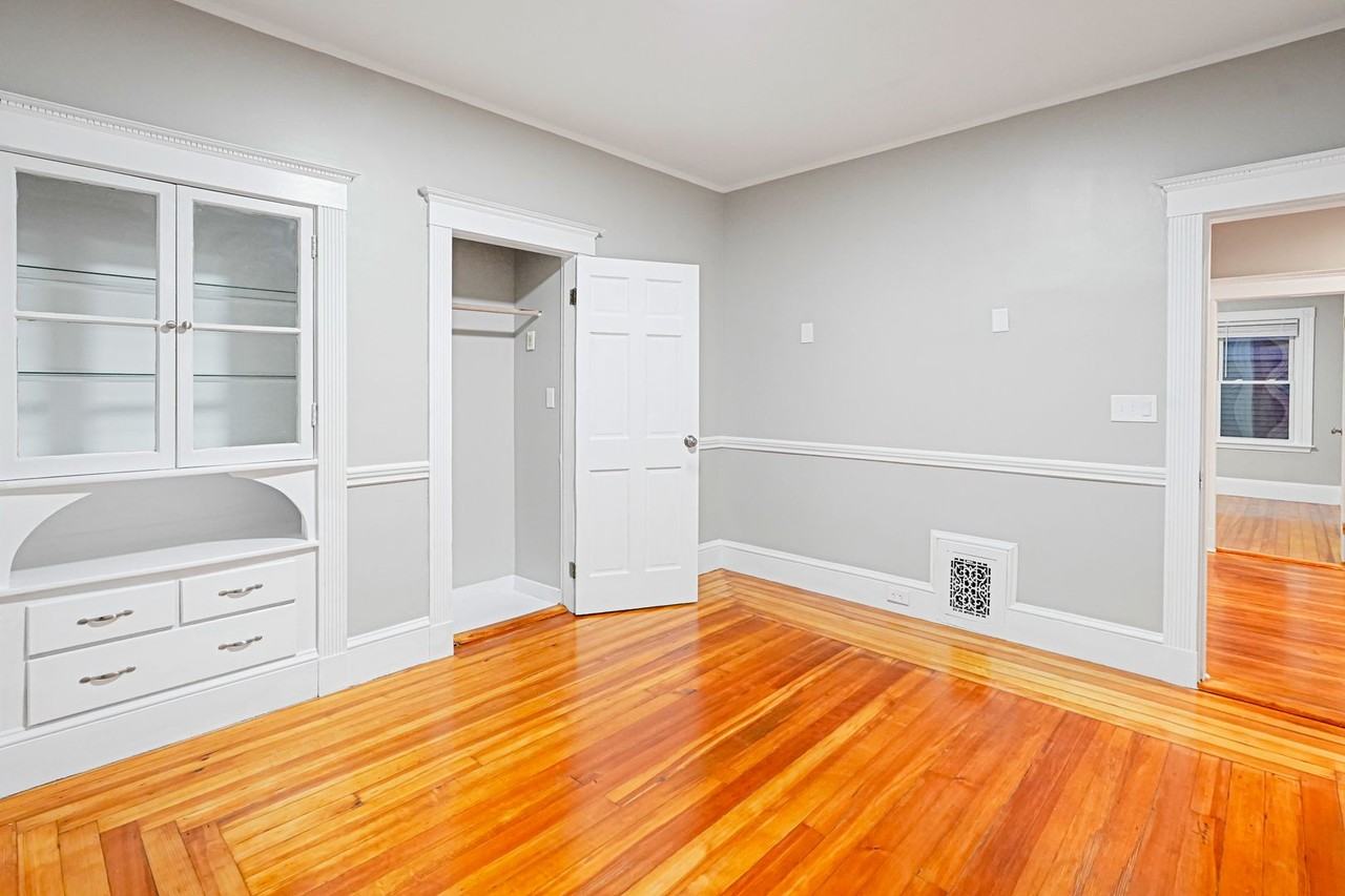 381 Adams St #3 - Photo 6 of 37