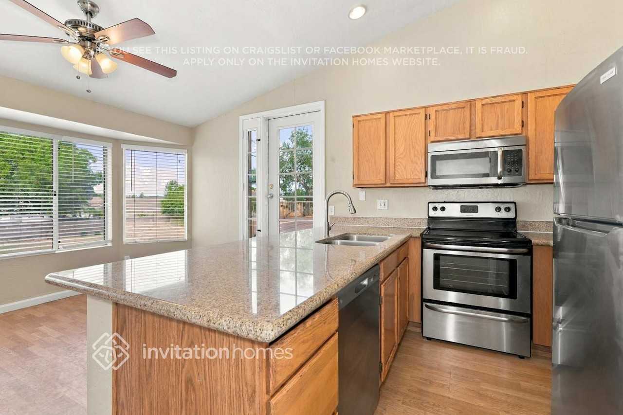1704 S 39th St #9 - Photo 7 of 18