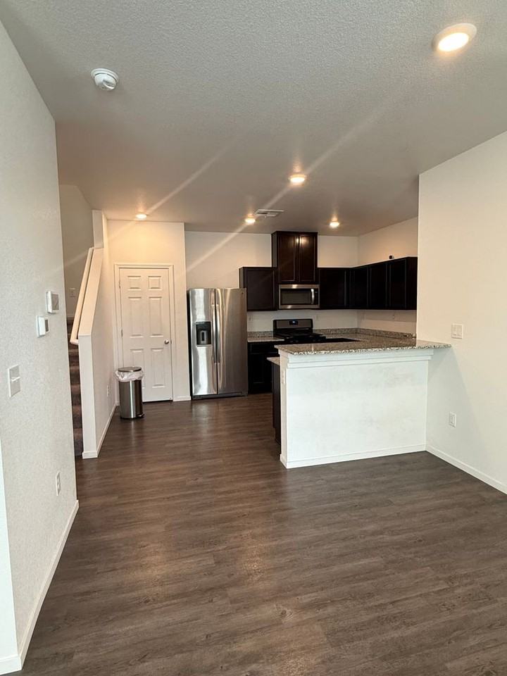 9723 Fishermans Reef Way - Photo 5 of 24