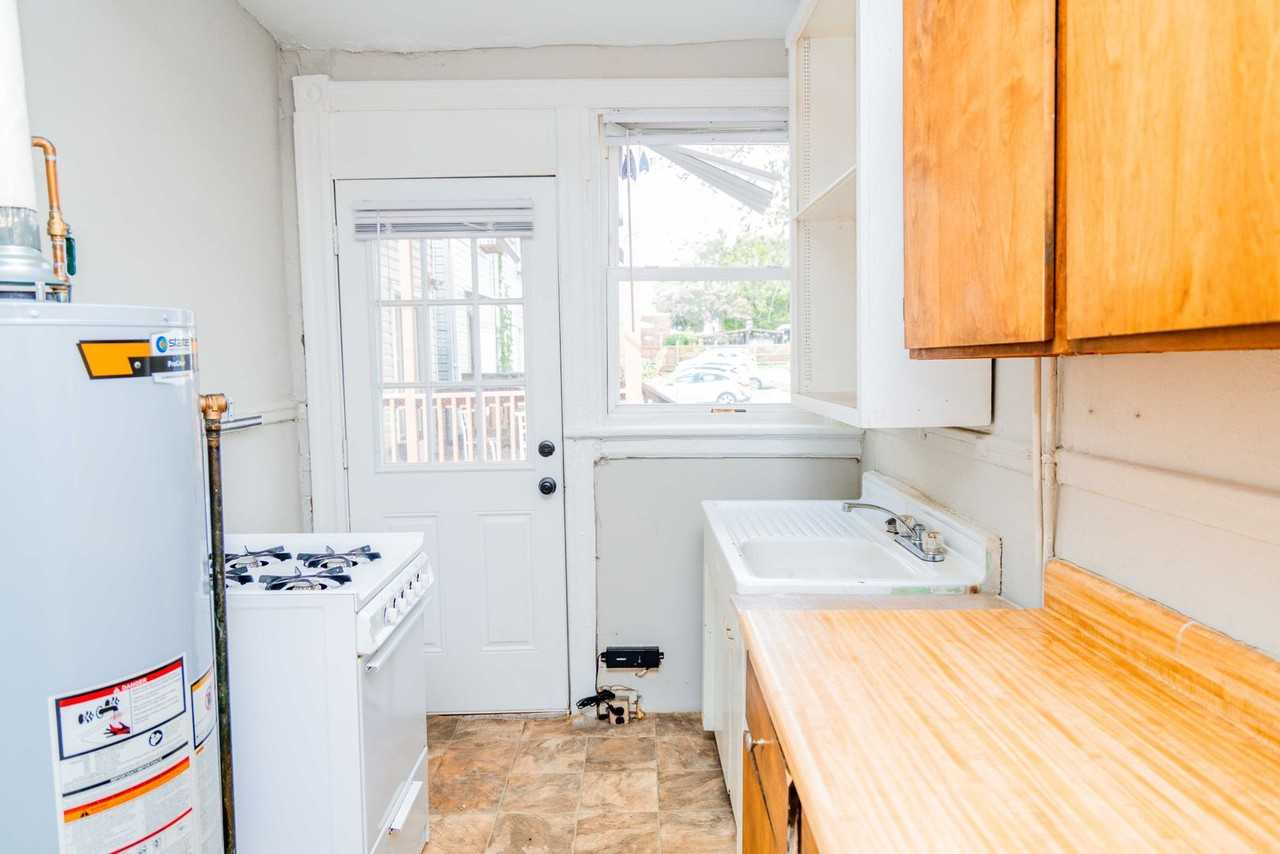 16 S Plum St - Photo 5 of 18
