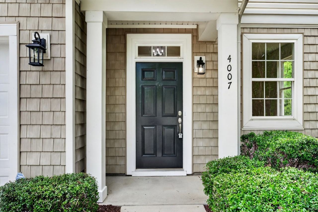 4007 Jockey Club Cir - Photo 4 of 50