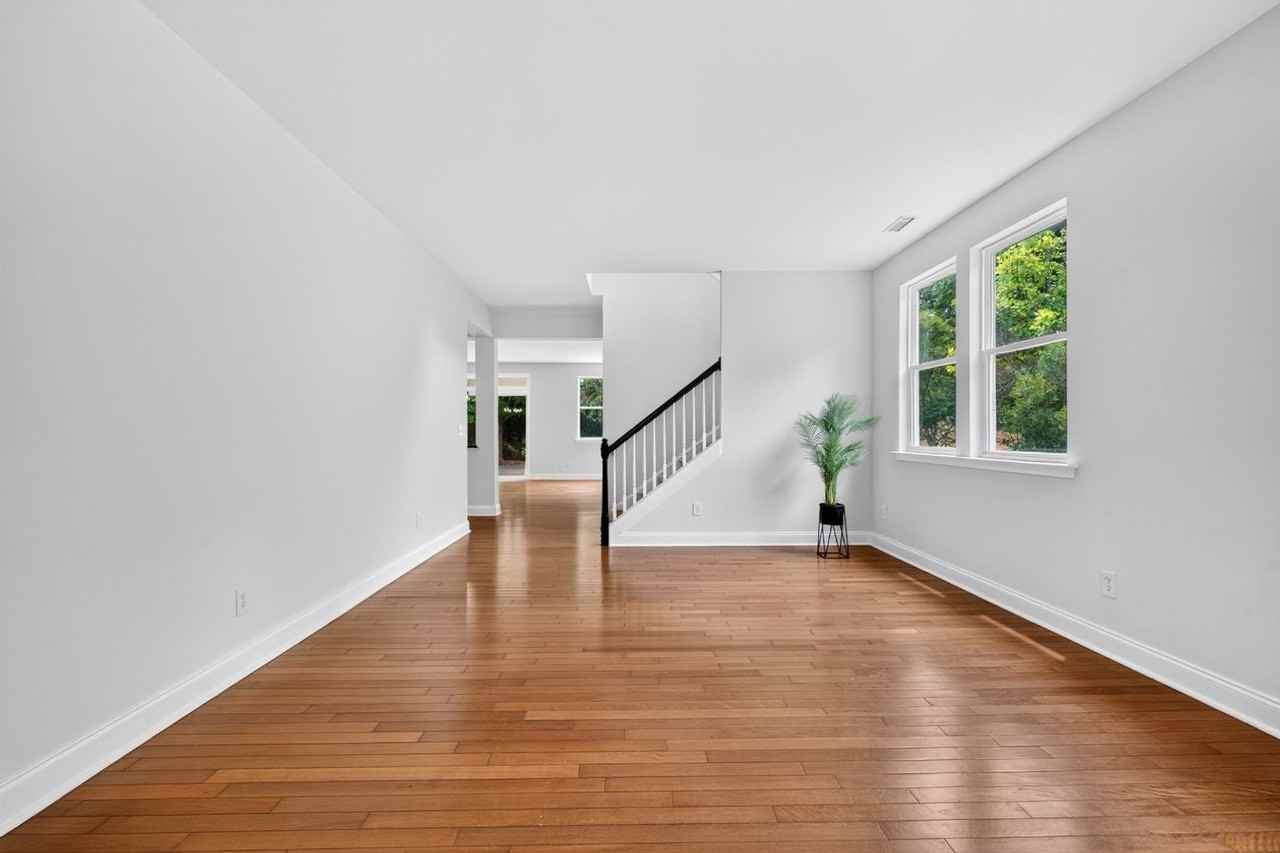 4007 Jockey Club Cir - Photo 5 of 50