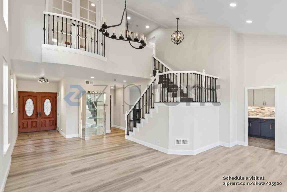 7968 Pineville Cir - Photo 7 of 35