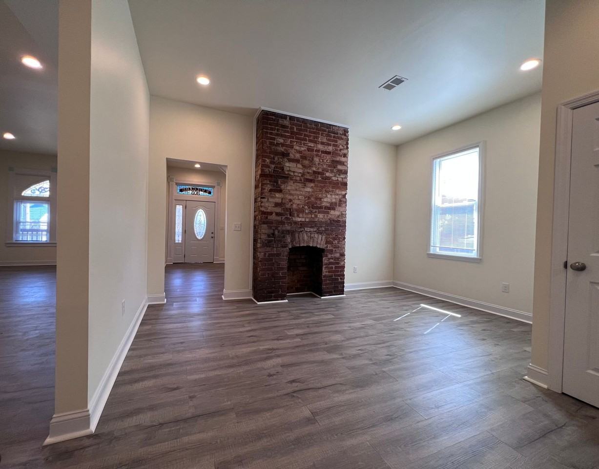2205 Spring St - Photo 6 of 43