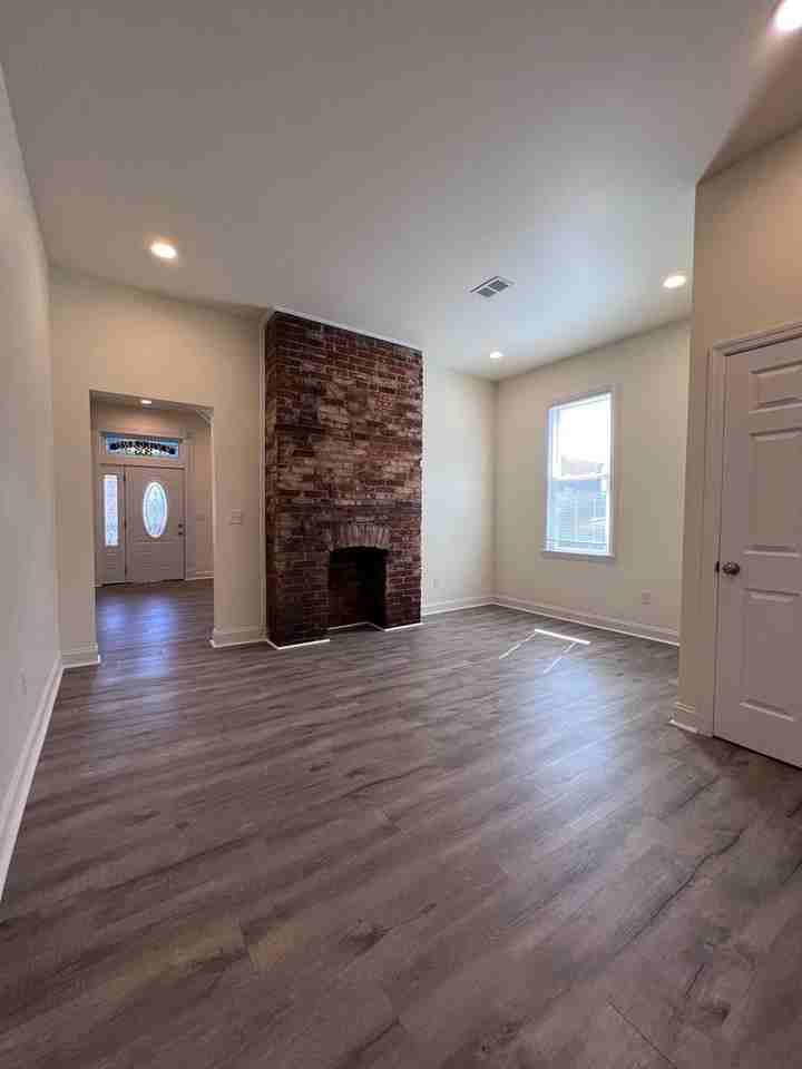 2205 Spring St - Photo 7 of 43