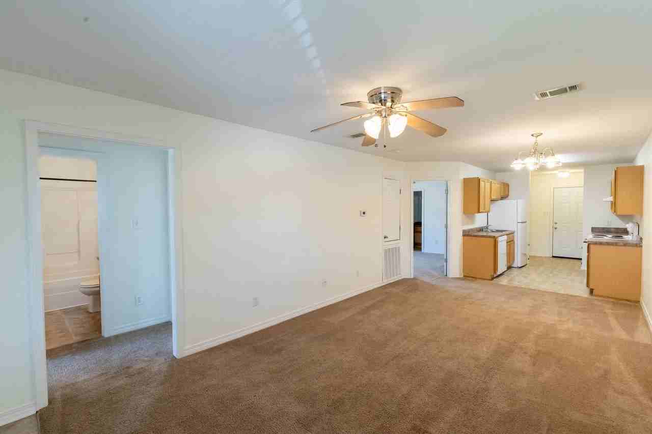 17235 Avondale Cir - Photo 2 of 15
