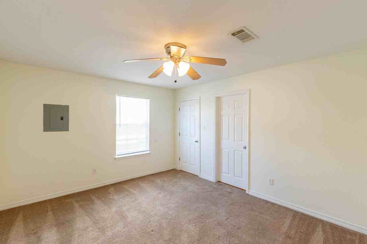 17235 Avondale Cir - Photo 7 of 15