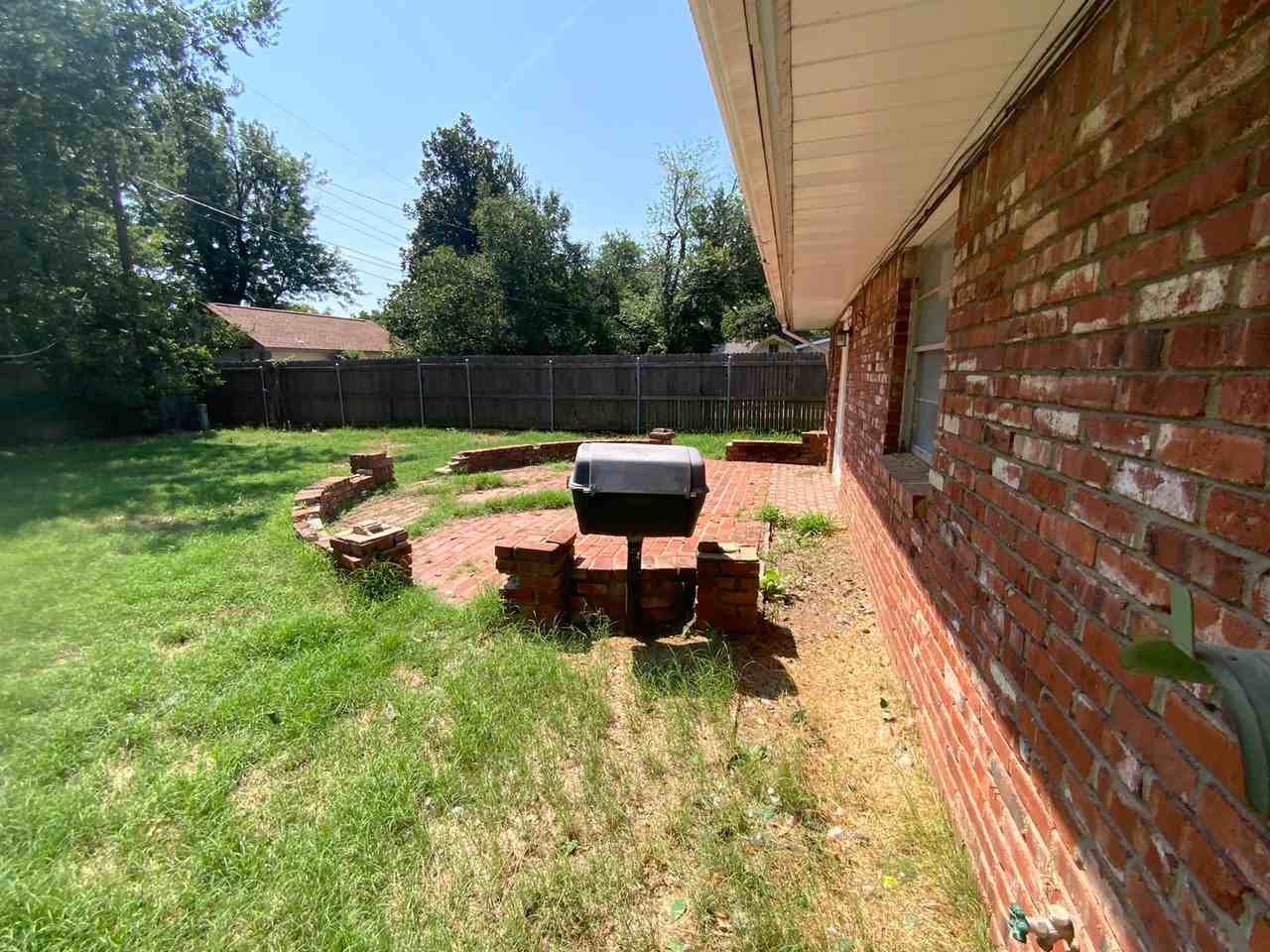 2800 N Rockwell Ave - Photo 3 of 23