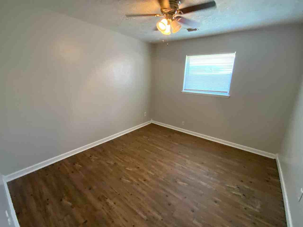 2800 N Rockwell Ave - Photo 6 of 23
