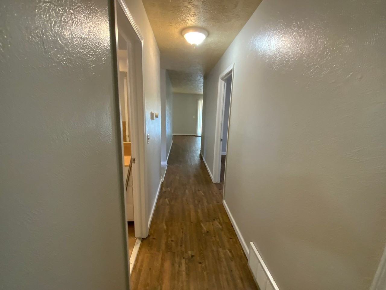 2800 N Rockwell Ave - Photo 7 of 23