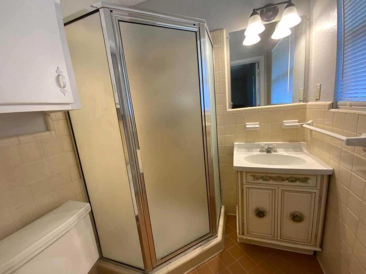 2800 N Rockwell Ave - Photo 7 of 21