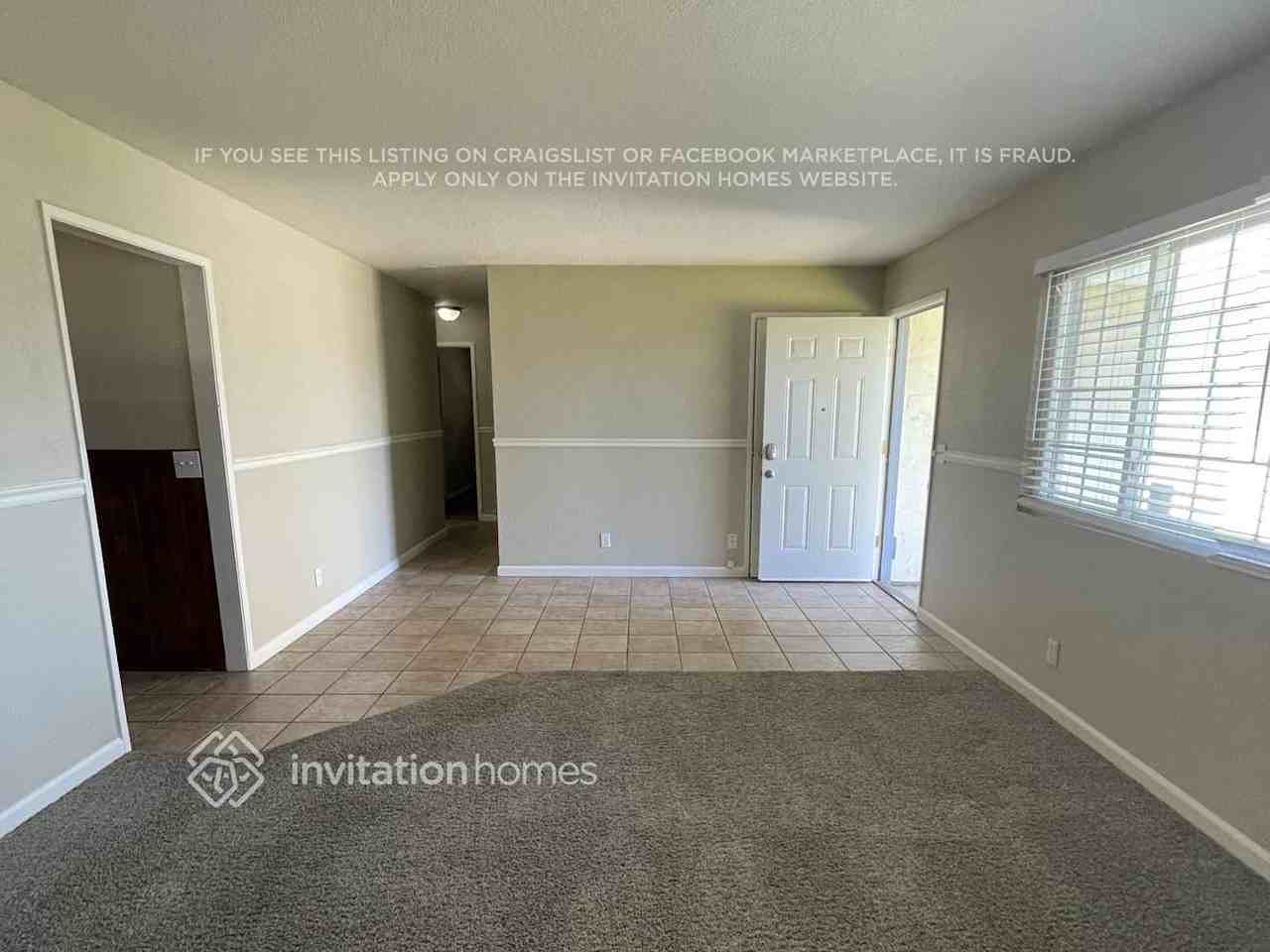 1542 Claremont Dr - Photo 4 of 15