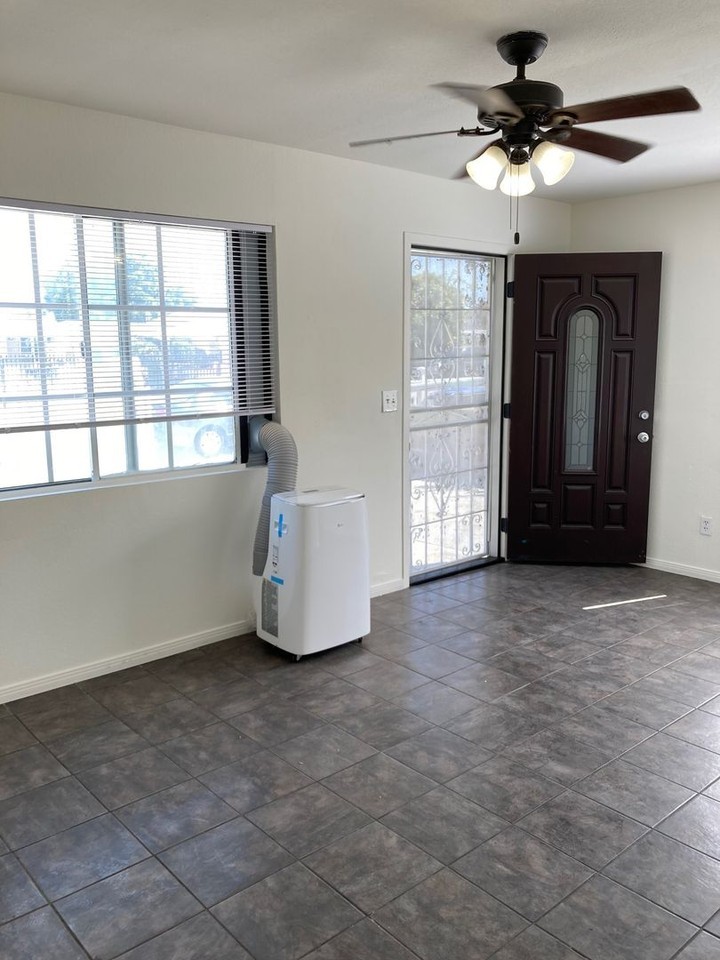 22409 Elaine Ave - Photo 3 of 26