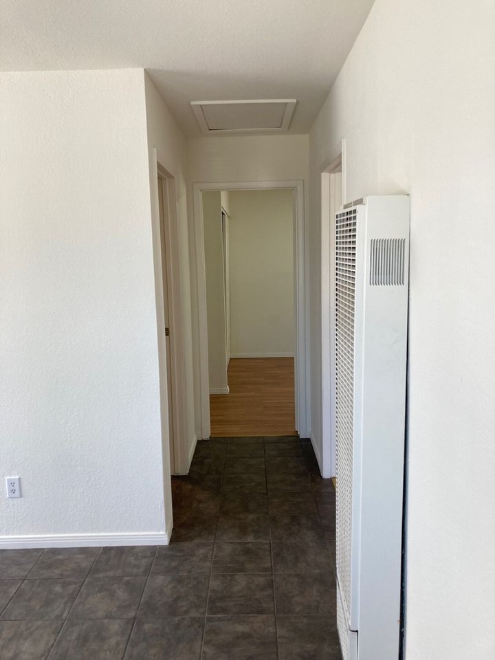 22409 Elaine Ave - Photo 5 of 26