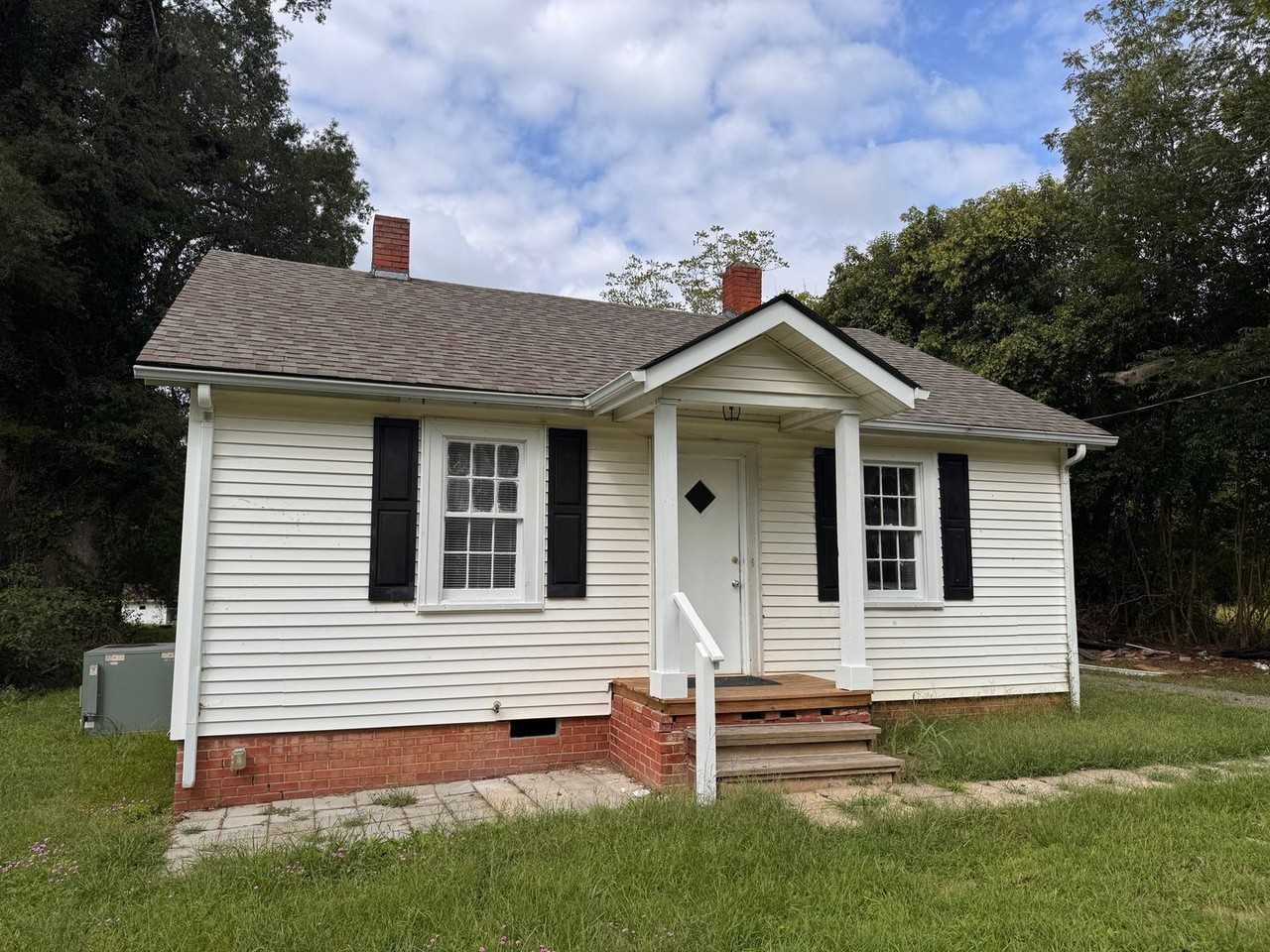 422 S Wadesboro Blvd
