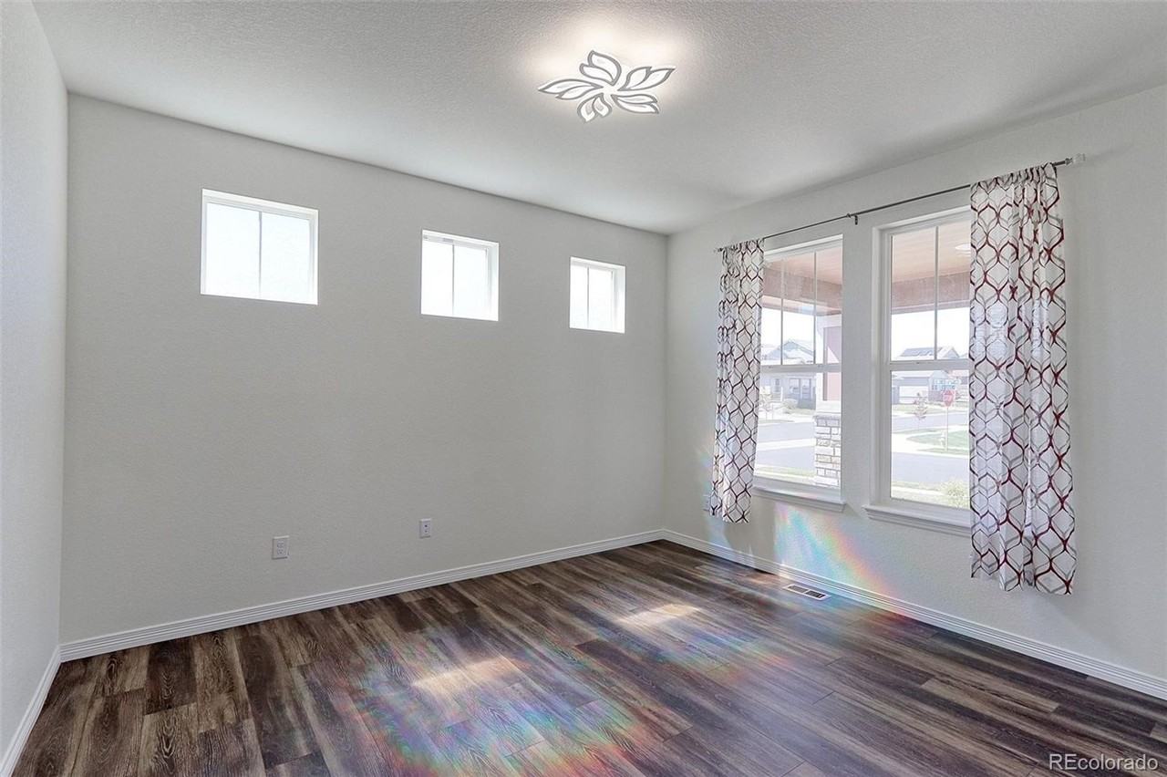 520 176th Ave - Photo 4 of 30